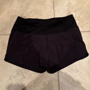 Lululemon Speed Up 2.5” shorts